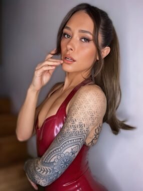 Facetune 22 12 2024 14 18 30 285x380