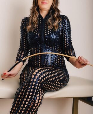 northants mistress 102055 311x380