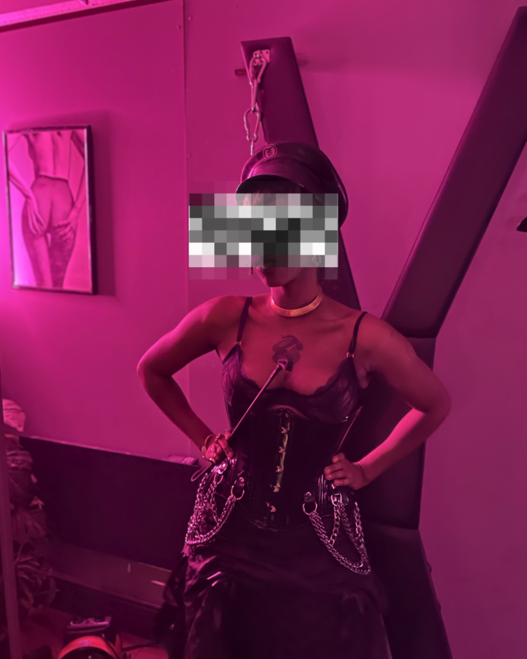 Goddess Olivia- Ebony Mistress London