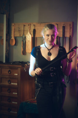 JDH03795edit 253x380